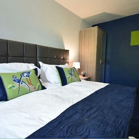 3-Bedroom Comfy Home In Solihull Esterno foto