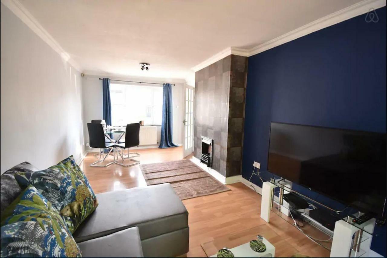3-Bedroom Comfy Home In Solihull Esterno foto