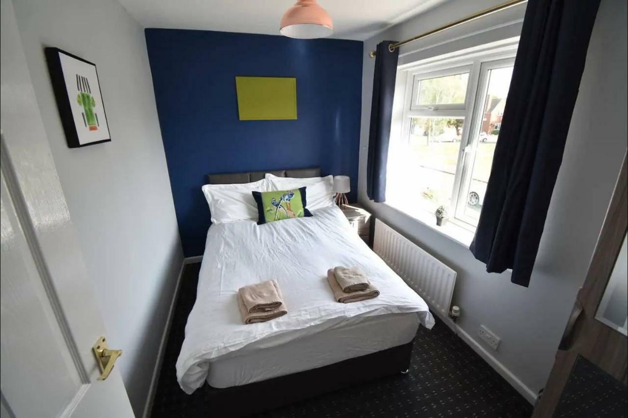 3-Bedroom Comfy Home In Solihull Esterno foto
